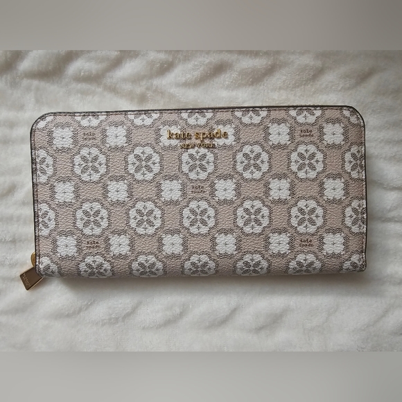 Kate Spade Wallet - Picture 7 of 7